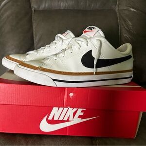 Nike court legacy’s brand new with box really good condition 6.5 boys